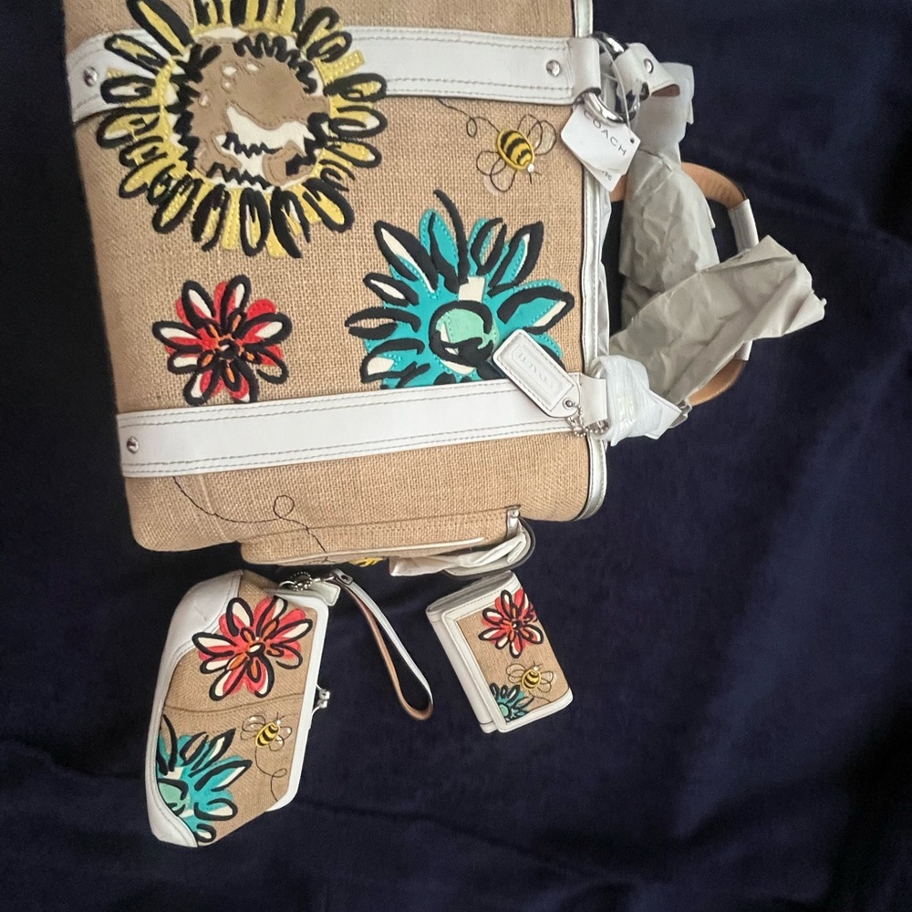 Floral Embroidered Handbag Set